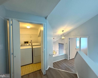 104 Sayre Dr - Photo Thumbnail 17