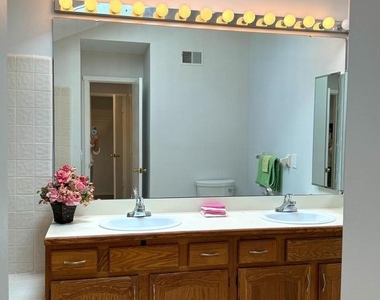 104 Sayre Dr - Photo Thumbnail 27