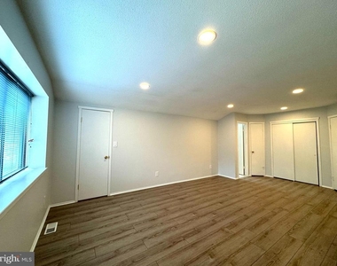 104 Sayre Dr - Photo Thumbnail 26