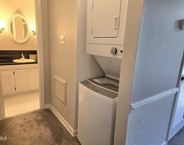 660 Pine Ridge Place - Photo Thumbnail 8