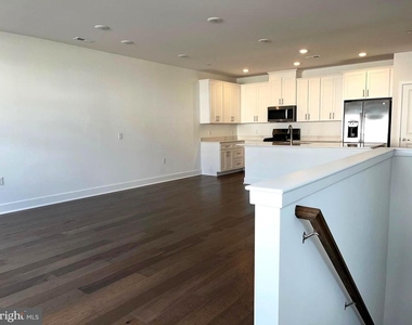119 Stoutsburg Blvd - Photo Thumbnail 2