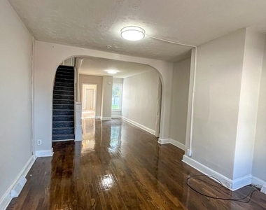 18 Wiley Avenue - Photo Thumbnail 12