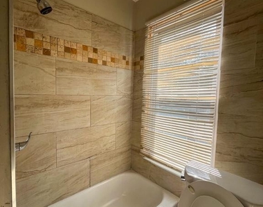 18 Wiley Avenue - Photo Thumbnail 8