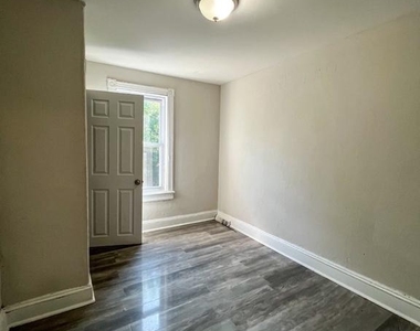 18 Wiley Avenue - Photo Thumbnail 10