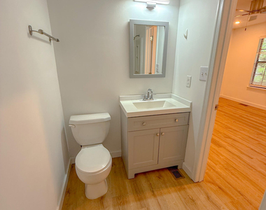 4247 The Oaks Drive - Photo Thumbnail 10