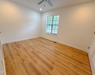 4247 The Oaks Drive - Photo Thumbnail 13