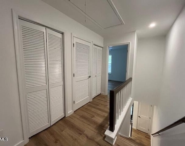4247 The Oaks Drive - Photo Thumbnail 7