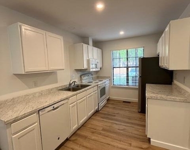 4247 The Oaks Drive - Photo Thumbnail 4
