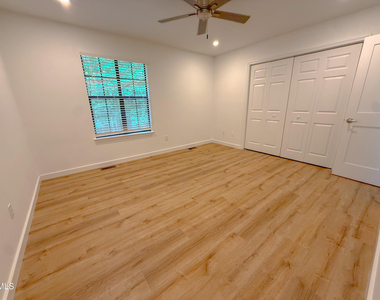 4247 The Oaks Drive - Photo Thumbnail 18