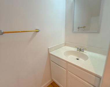 4247 The Oaks Drive - Photo Thumbnail 11