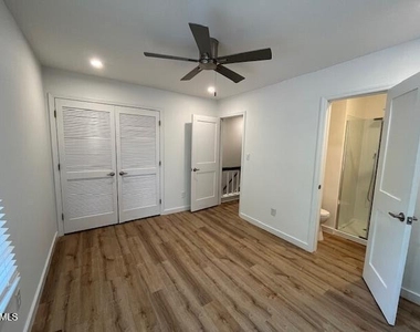 4247 The Oaks Drive - Photo Thumbnail 8