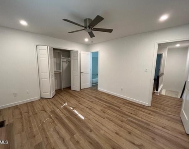 4247 The Oaks Drive - Photo Thumbnail 11