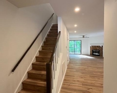 4247 The Oaks Drive - Photo Thumbnail 1
