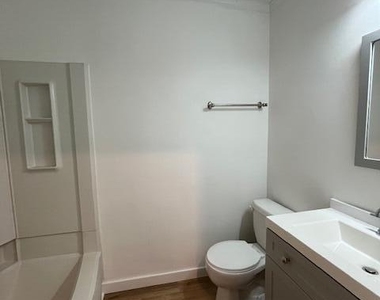 4247 The Oaks Drive - Photo Thumbnail 12