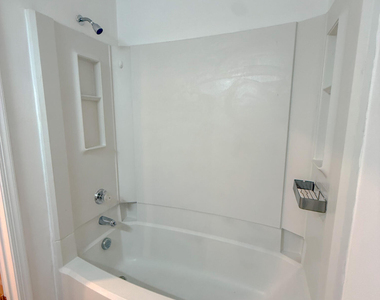 4247 The Oaks Drive - Photo Thumbnail 17