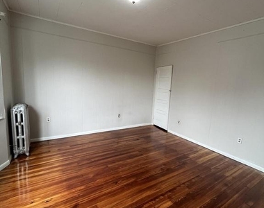 410 Commonwealth Avenue - Photo Thumbnail 4