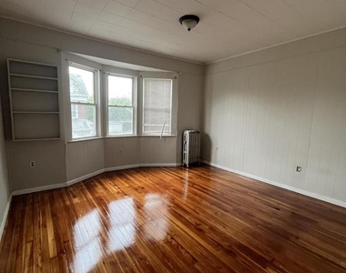 410 Commonwealth Avenue - Photo Thumbnail 3