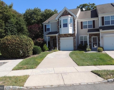 121 Chancellor - Photo Thumbnail 2