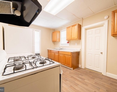 414-416 W Park Avenue - Photo Thumbnail 4