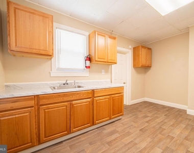 414-416 W Park Avenue - Photo Thumbnail 9