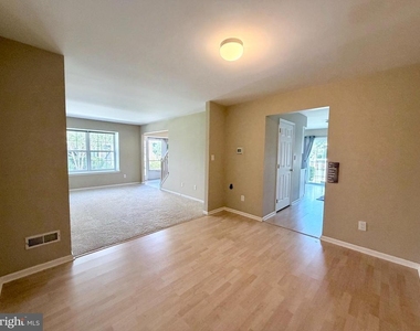 5504 Essex La - Photo Thumbnail 10