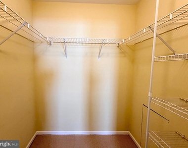 5504 Essex La - Photo Thumbnail 16