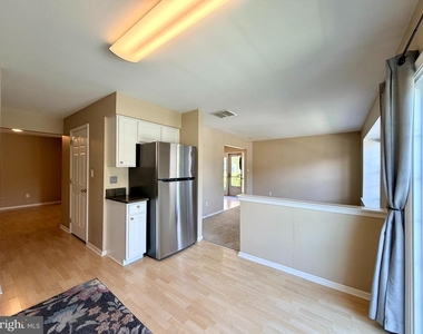 5504 Essex La - Photo Thumbnail 7