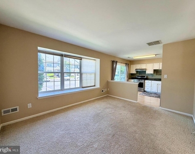 5504 Essex La - Photo Thumbnail 4