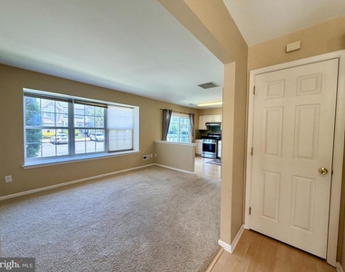 5504 Essex La - Photo Thumbnail 3