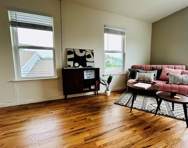 808 Winflo St - Photo Thumbnail 3