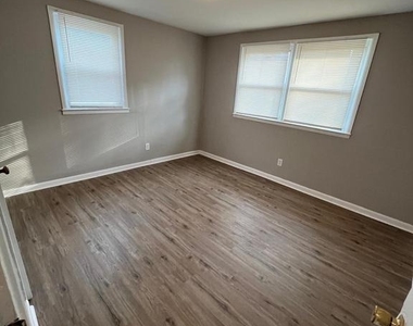 118 Lemmon Avenue - Photo Thumbnail 1