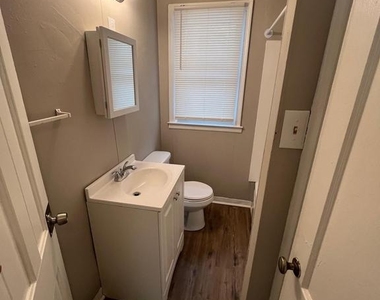 118 Lemmon Avenue - Photo Thumbnail 3