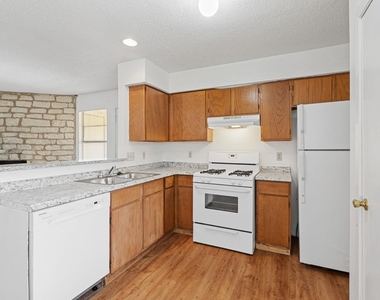 302 Algerita Dr - Photo Thumbnail 11