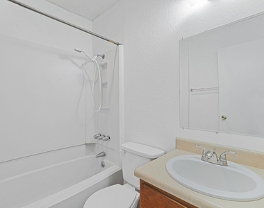 302 Algerita Dr - Photo Thumbnail 24