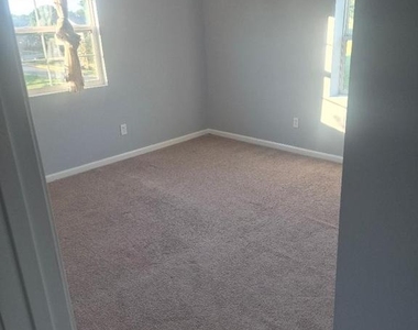 110 Old Enterprise Road - Photo Thumbnail 7