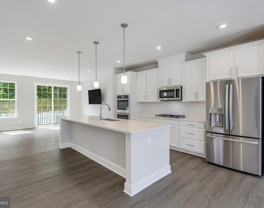 3817 Polo Place - Photo Thumbnail 2