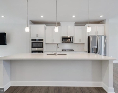 3817 Polo Place - Photo Thumbnail 6