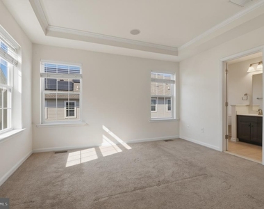 1725 Fernwood Drive - Photo Thumbnail 13