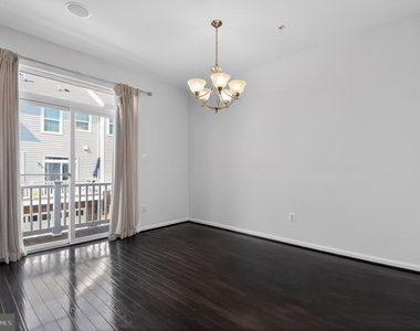 1725 Fernwood Drive - Photo Thumbnail 4