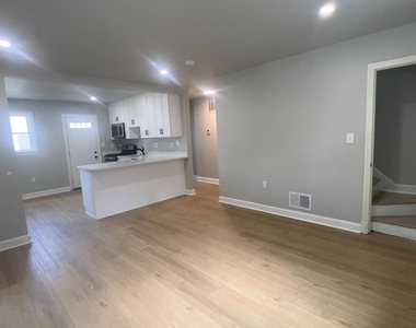 4505 38th Street - Photo Thumbnail 3