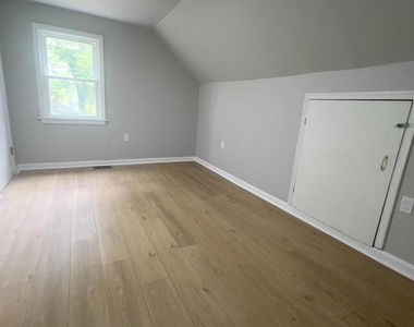 4505 38th Street - Photo Thumbnail 5