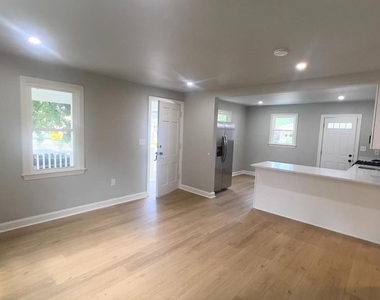 4505 38th Street - Photo Thumbnail 4