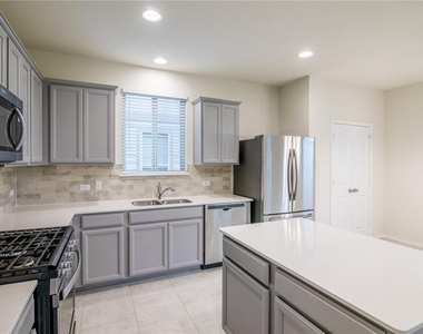 620 Reinhardt Blvd - Photo Thumbnail 3