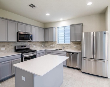 620 Reinhardt Blvd - Photo Thumbnail 2