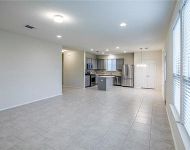 620 Reinhardt Blvd - Photo Thumbnail 6
