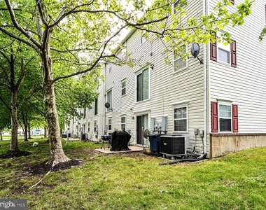 11238 Hannah Way - Photo Thumbnail 32