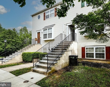11238 Hannah Way - Photo Thumbnail 3