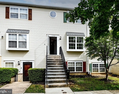 11238 Hannah Way - Photo Thumbnail 1