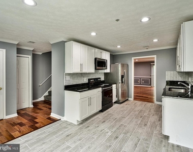 11238 Hannah Way - Photo Thumbnail 4