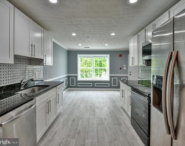 11238 Hannah Way - Photo Thumbnail 10